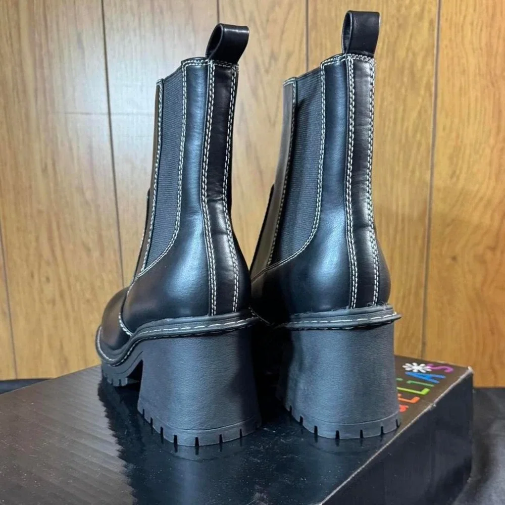 Dolls Kill Black leather Chelsea ankle boots  2.5